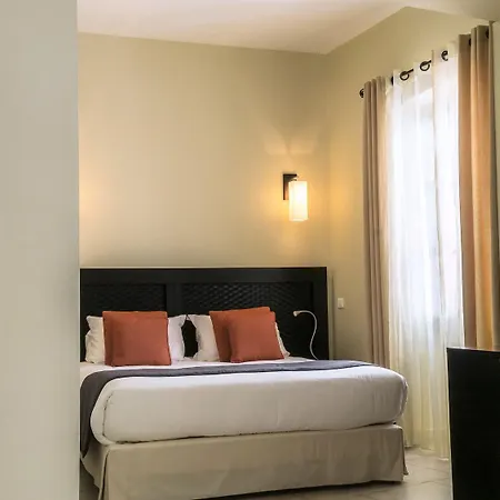 Hotel Perla Rossa L'Ile-Rousse (Corsica)