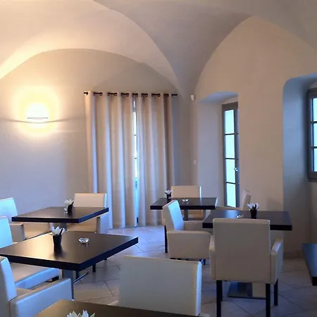 Perla Rossa LʼÎle-Rousse