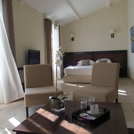 Perla Rossa Hotell LʼÎle-Rousse