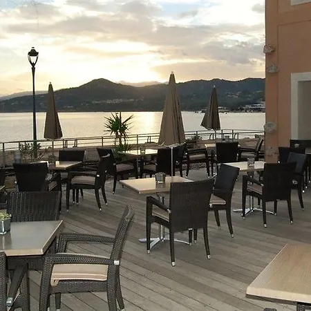 Perla Rossa LʼÎle-Rousse