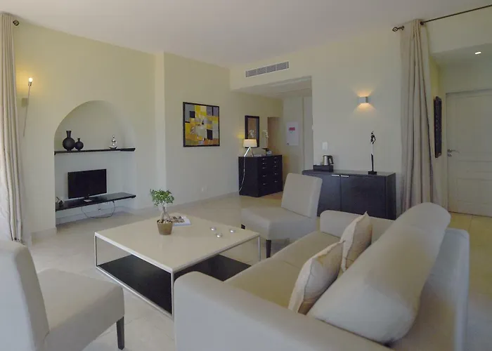 Perla Rossa 4* LʼÎle-Rousse