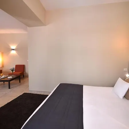 佩尔拉罗莎酒店 4* LʼÎle-Rousse