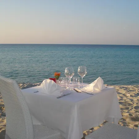 Szálloda Perla Rossa LʼÎle-Rousse