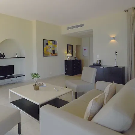 Perla Rossa 4* LʼÎle-Rousse