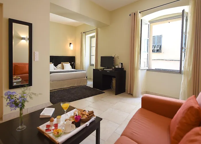 Perla Rossa 4* LʼÎle-Rousse