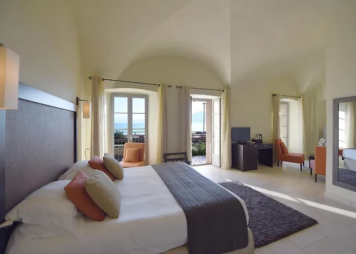 Perla Rossa LʼÎle-Rousse