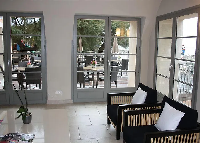 Szálloda Perla Rossa LʼÎle-Rousse