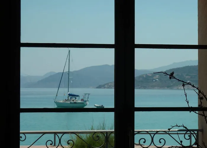 Perla Rossa LʼÎle-Rousse